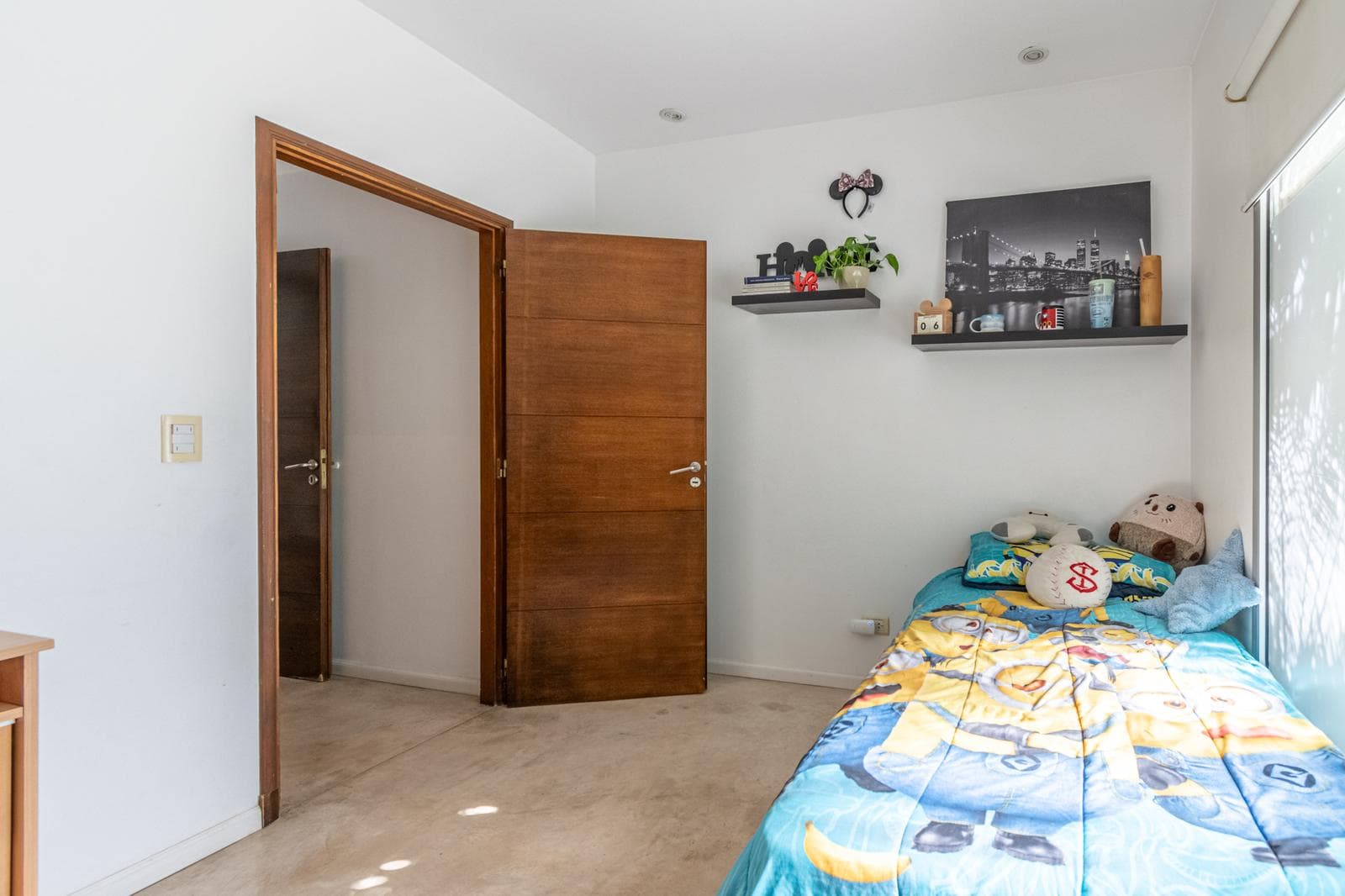 House for Sale: Haras del Pilar, La Pradera—6 rooms, 4 bedrooms, 3 bathrooms, half-bath, 2 garage spaces, pool. Excellent