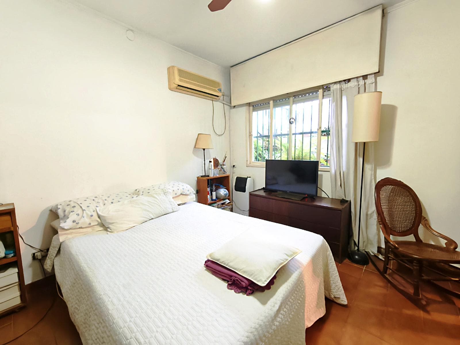 For Sale: 3-room apartment in San Andrés, VillaBallester—Ground floor with private patio and terrace; eligible for mortgage financing