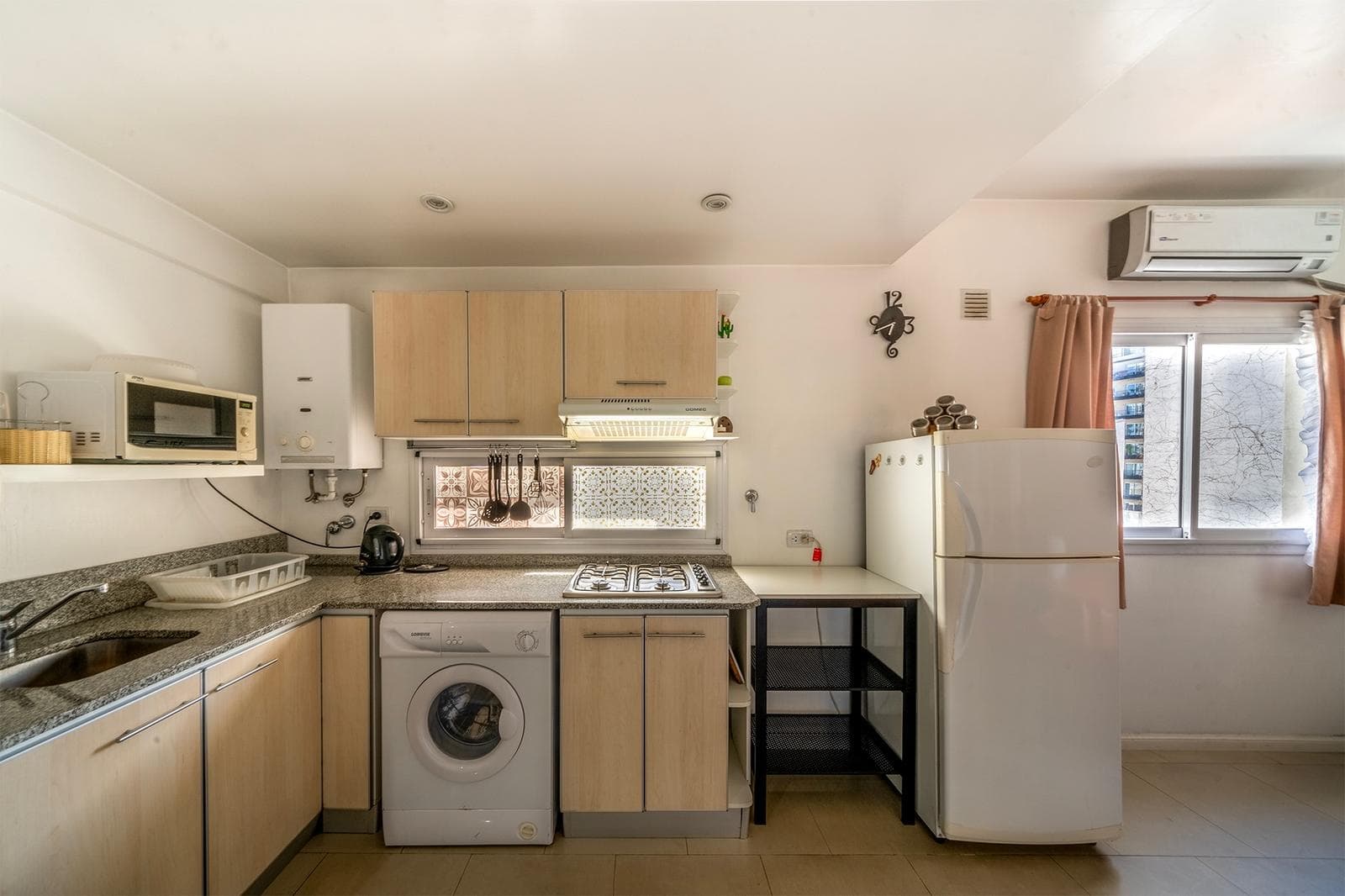 Furnished one-room apartment for short-term rent in Caballito