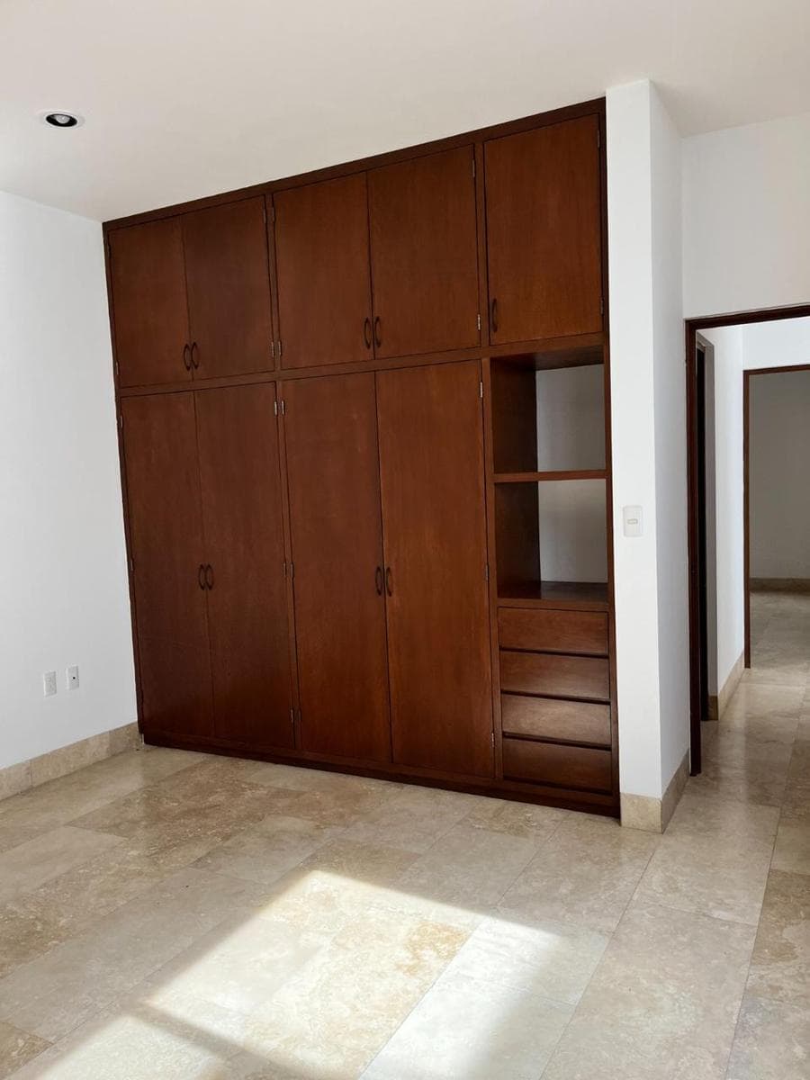 Casa en Planta Baja y Departamento en Planta Alta con entrada independiente