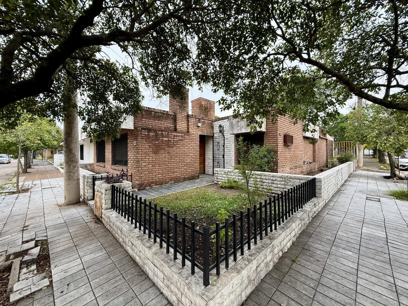 NEW LISTING IN LAS ROSAS: 3-BEDROOM HOUSE