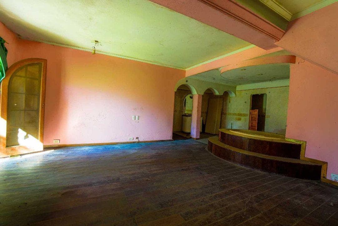 For Sale: 13-room country house with barbecue area and garage in San Vicente