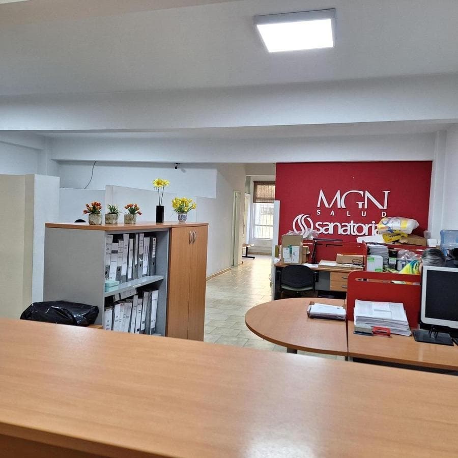 Office for Sale: 155.67 m² Total Area in Monserrat