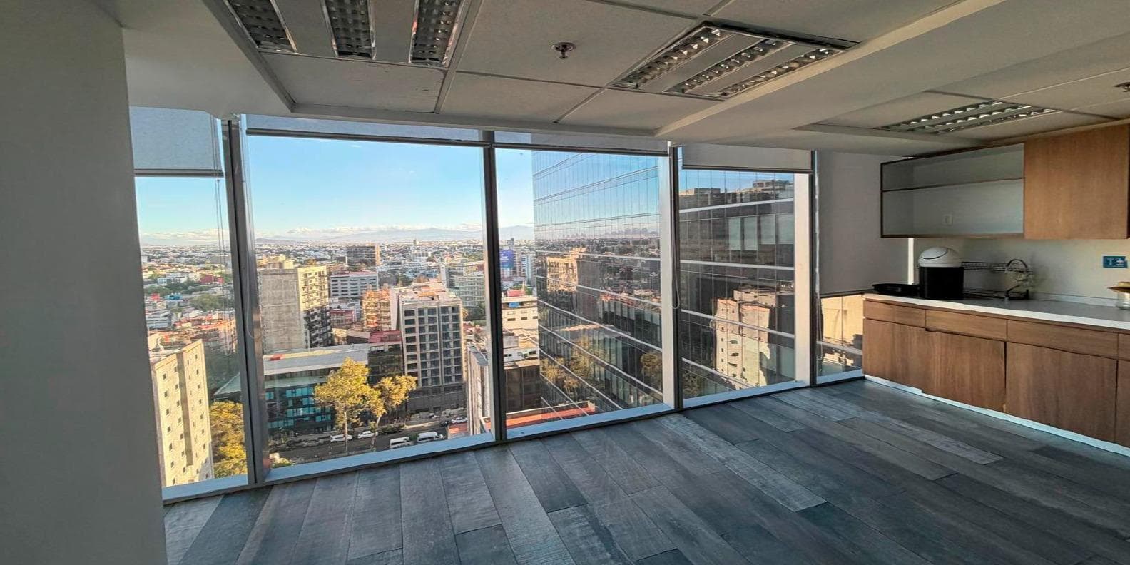 Office for Rent on Paseo de la Reforma