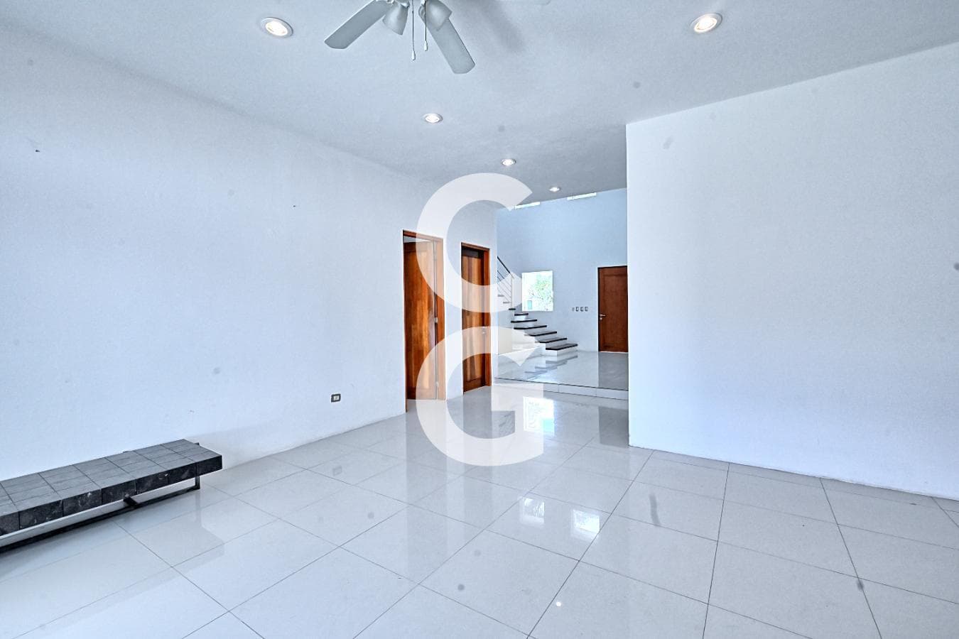 House for Sale in Cancún in the Villa Magna Residential Complex with a Pool and Terrace