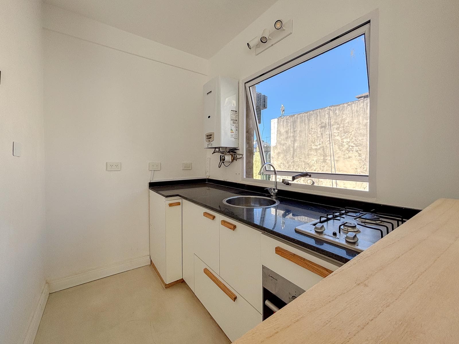 2-room apartment for sale in San Nicolás - Renovated - Very Bright - Qualifies for a Mortgage