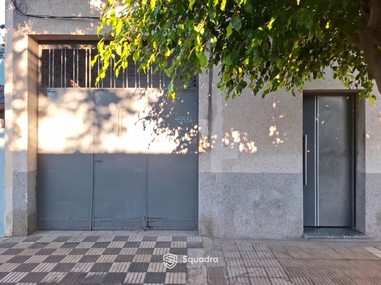 FOR SALE - Apartment building with two separate units and a large lot - Alvear, Rosario.