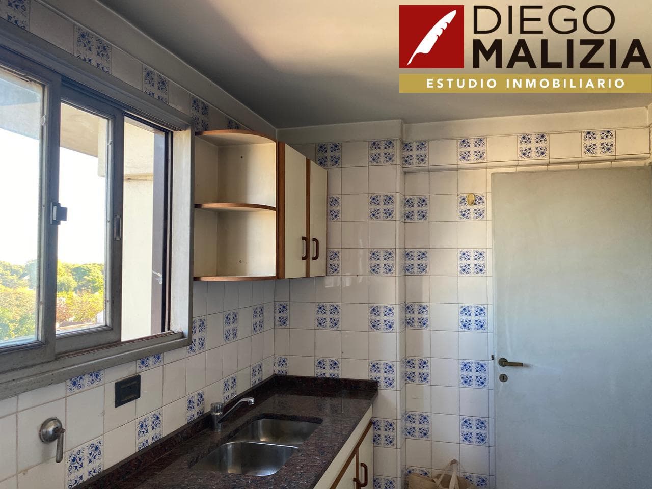 2-room apartment with a balcony for sale in Banfield
