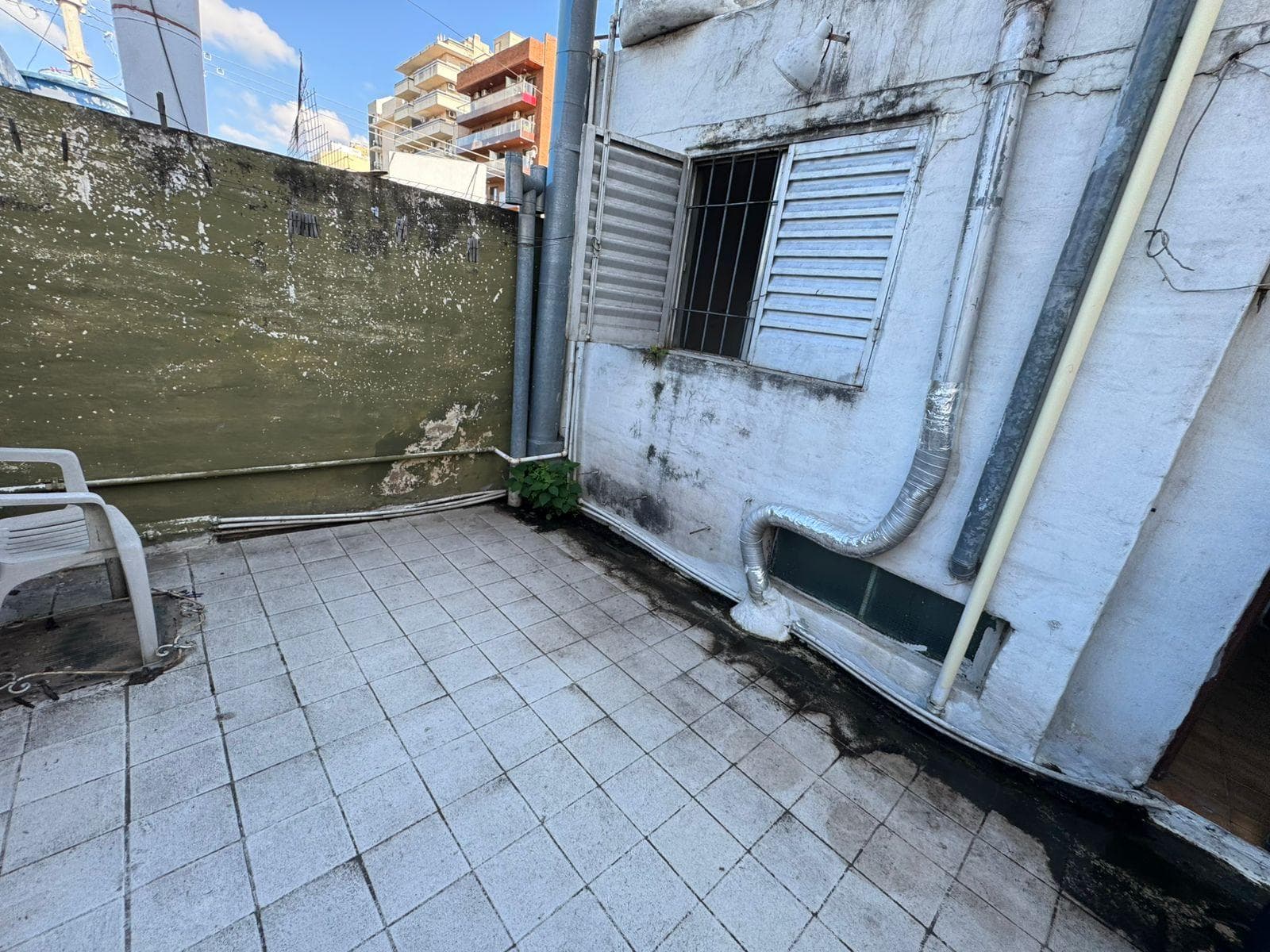 INVESTMENT OPPORTUNITY - APARTMENT IN NEED OF RENOVATION - GENERAL PAZ