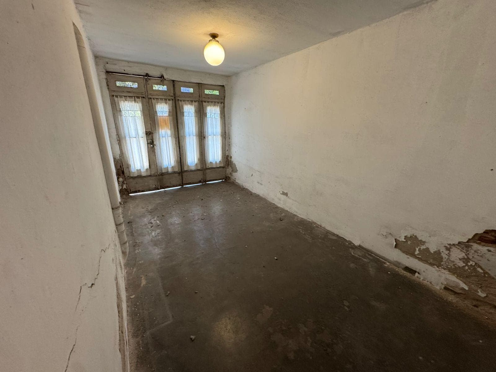 INVESTMENT OPPORTUNITY - APARTMENT IN NEED OF RENOVATION - GENERAL PAZ