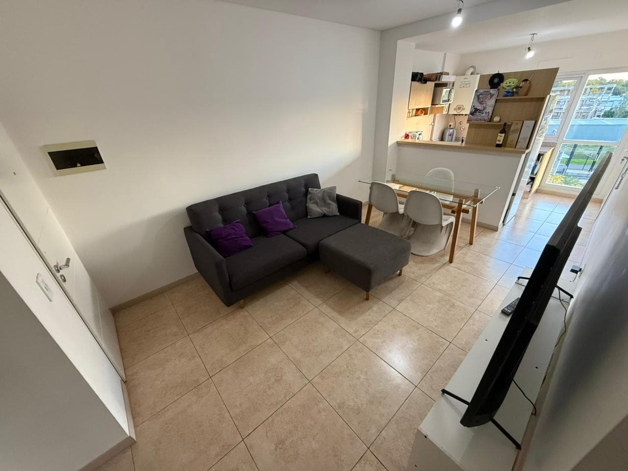 3-ROOM APARTMENT FOR SALE/RENT WITH GARAGE AND FULL AMENITIES IN QUILMES—QUALIFIES FOR MORTGAGE