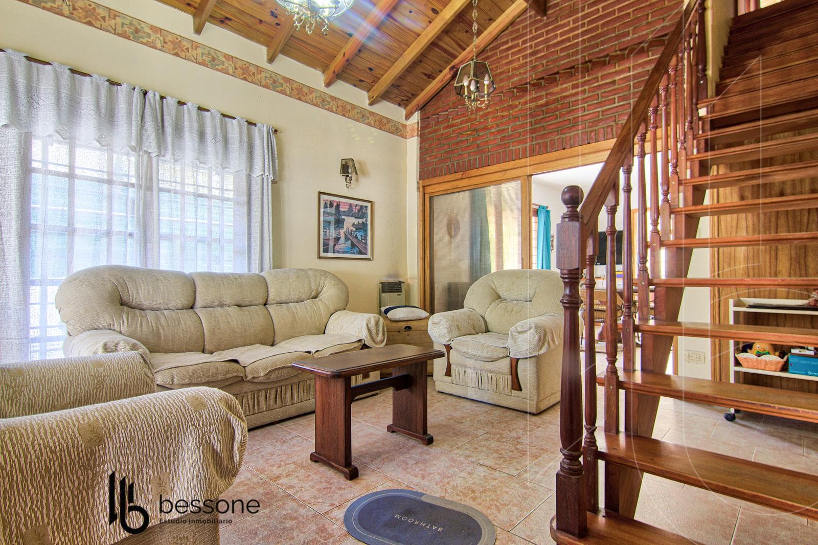 Modern 6-Room Villa with 3 Double Car Spaces, Chauvin Neighborhood, Eligible for Mortgage Financing