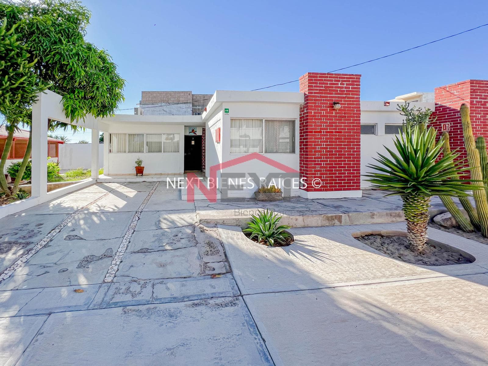 HOTEL FOR SALE IN KINO NUEVO