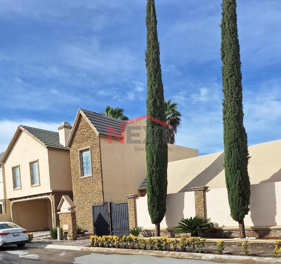 House for sale with a pool, sports court, garden, and palapa in the north