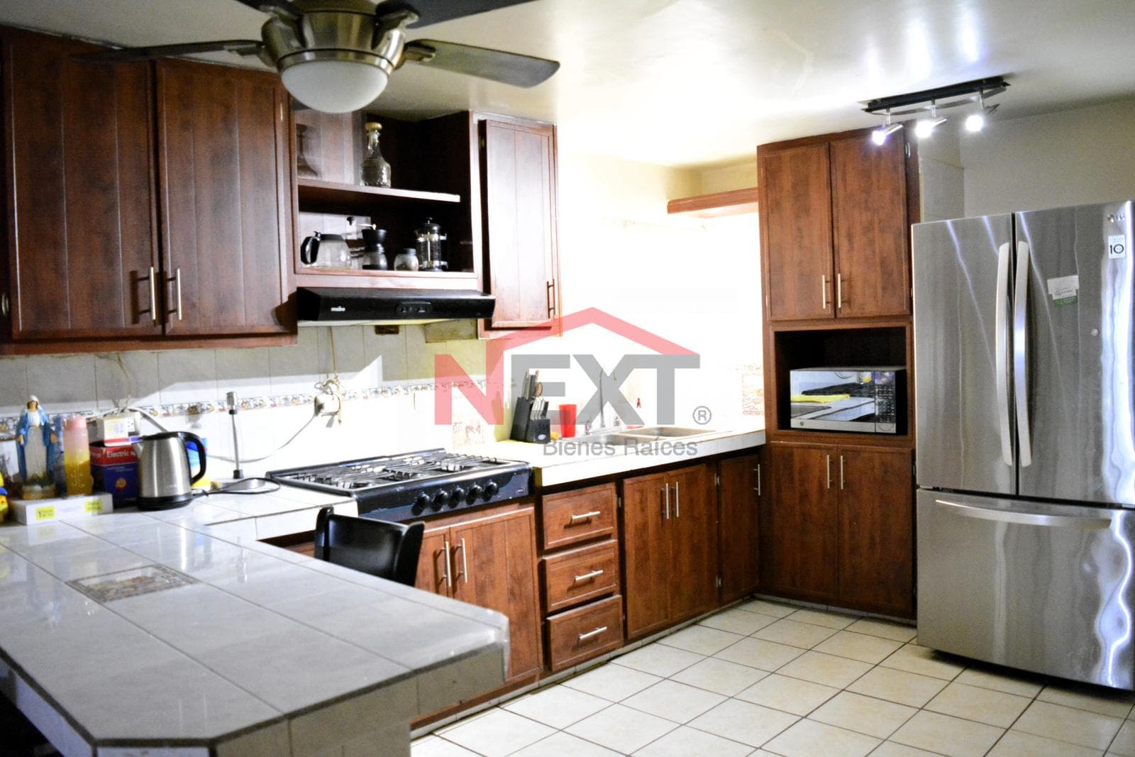 HOUSE FOR SALE IN PEDREGAL DE LA VILLA