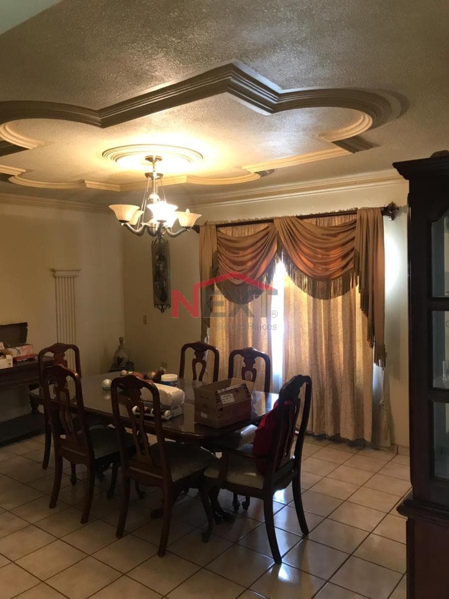 HOUSE FOR SALE IN THE CENTRO NEIGHBORHOOD OF CABORCA, SONORA