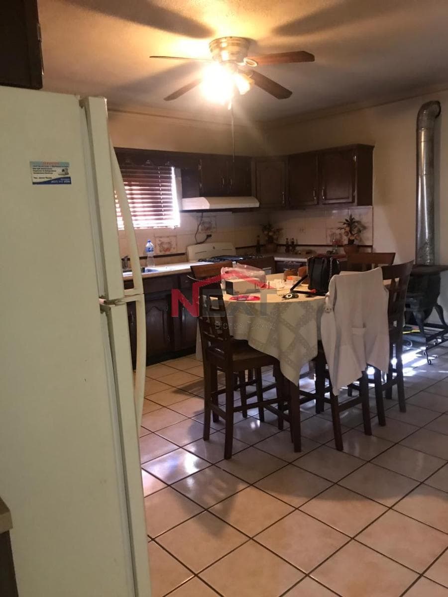 HOUSE FOR SALE IN THE CENTRO NEIGHBORHOOD OF CABORCA, SONORA