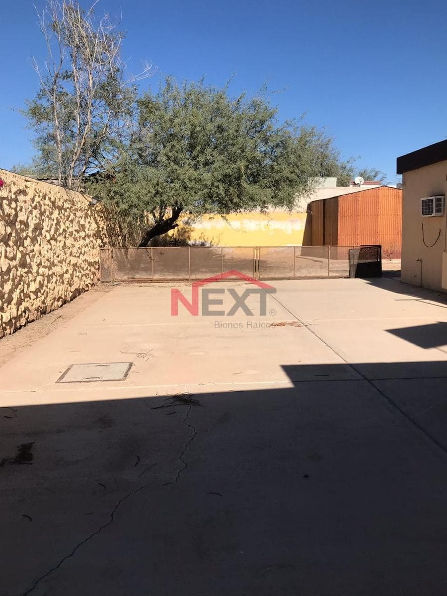 HOUSE FOR SALE IN THE CENTRO NEIGHBORHOOD OF CABORCA, SONORA