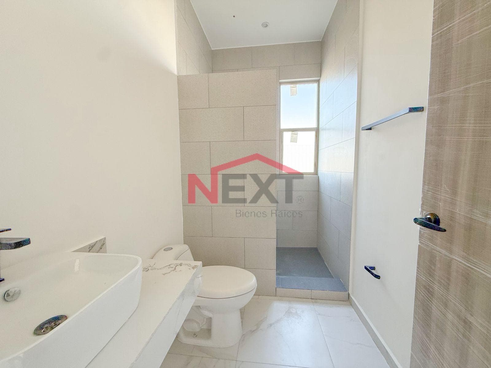 HOUSE FOR SALE IN VENTURA RESIDENCIAL