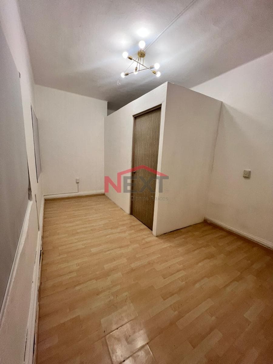 House for Rent in REPUBLICA Pte., ??Shopping District (6 parking spaces)