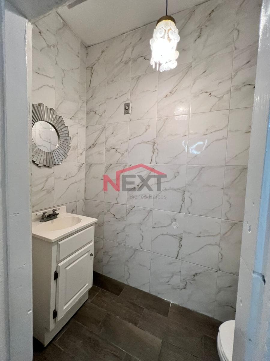 House for Rent in REPUBLICA Pte., ??Shopping District (6 parking spaces)