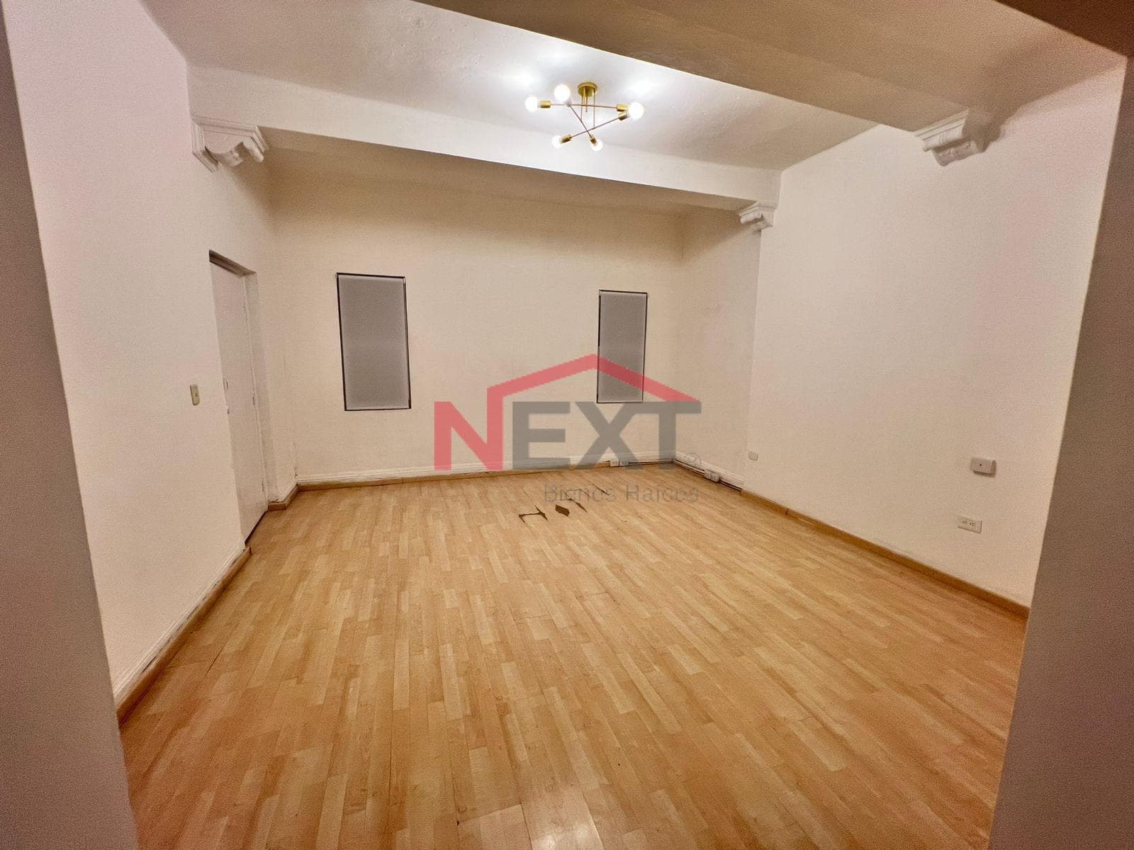 House for Rent in REPUBLICA Pte., ??Shopping District (6 parking spaces)