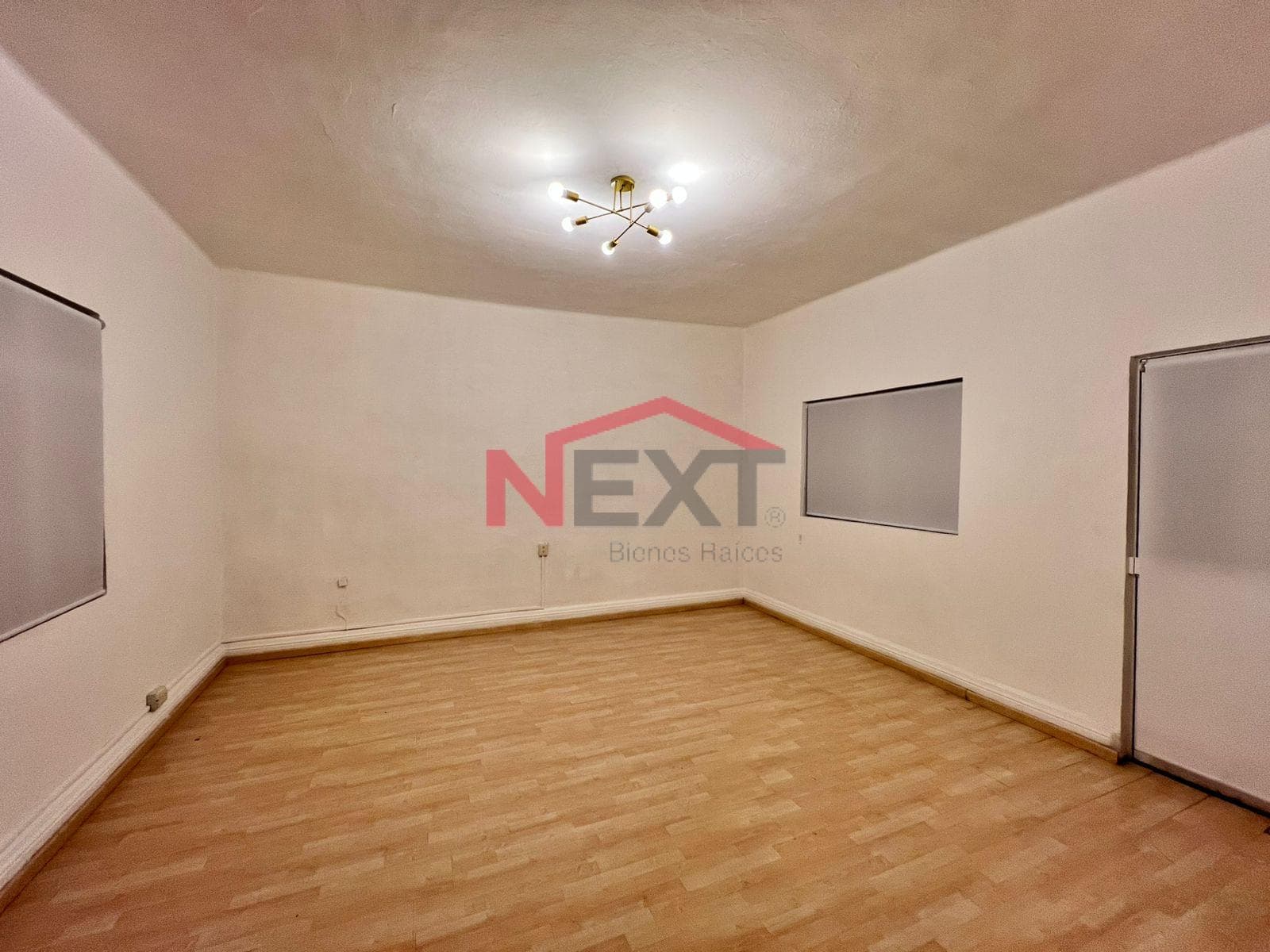 House for Rent in REPUBLICA Pte., ??Shopping District (6 parking spaces)