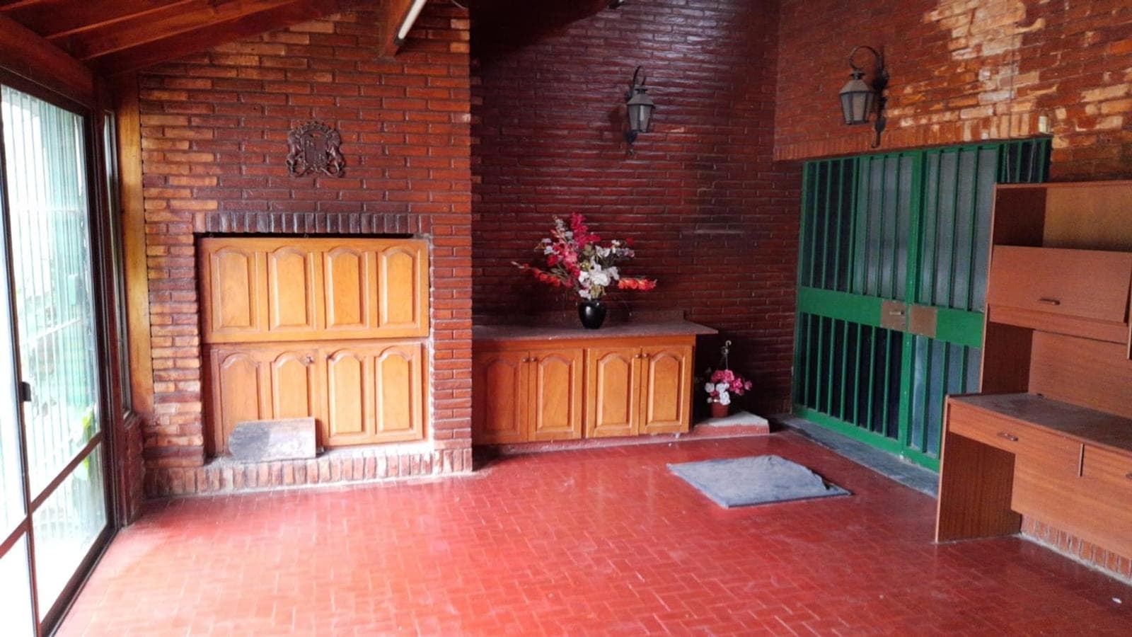 HOUSE FOR SALE IN MORÓN – EXCELLENT LOCATION – SPACIOUS ROOMS – GREAT OPPORTUNITY