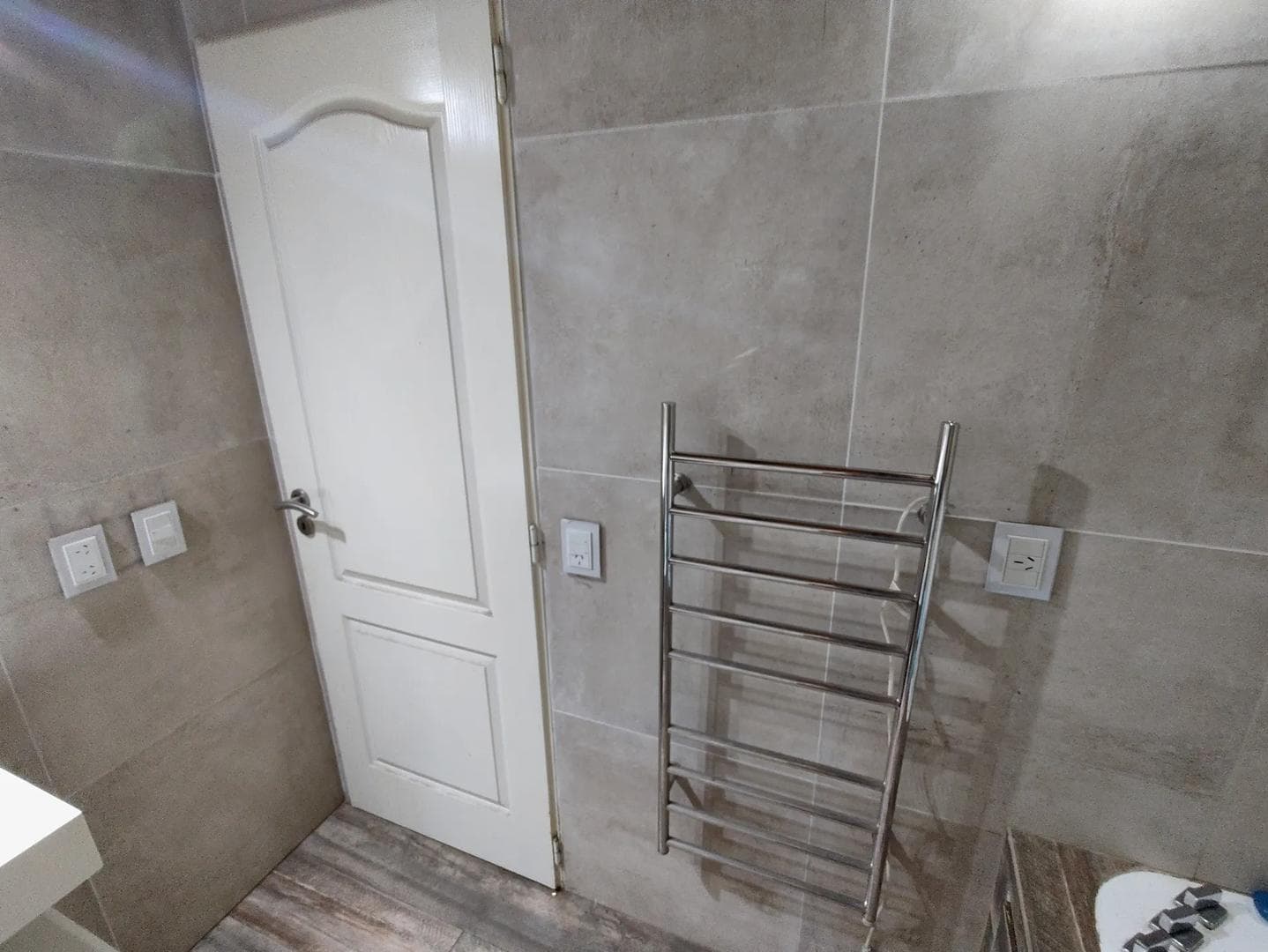 HOUSE FOR SALE IN MORÓN – EXCELLENT LOCATION – SPACIOUS ROOMS – GREAT OPPORTUNITY
