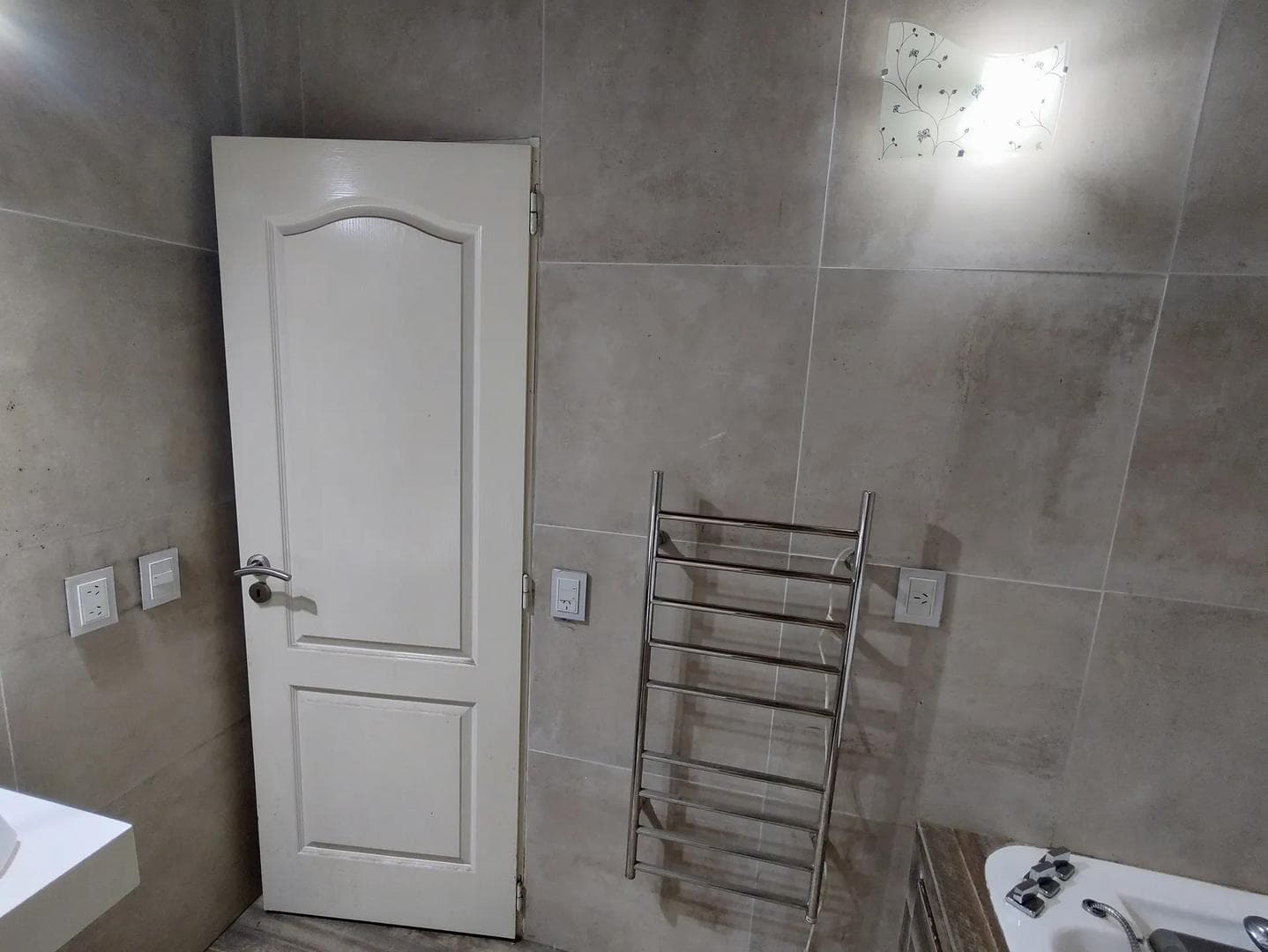 HOUSE FOR SALE IN MORÓN – EXCELLENT LOCATION – SPACIOUS ROOMS – GREAT OPPORTUNITY