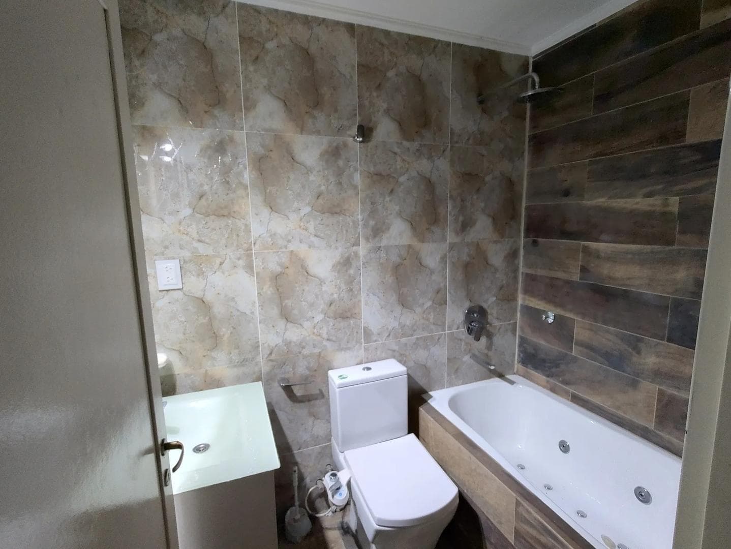 HOUSE FOR SALE IN MORÓN – EXCELLENT LOCATION – SPACIOUS ROOMS – GREAT OPPORTUNITY