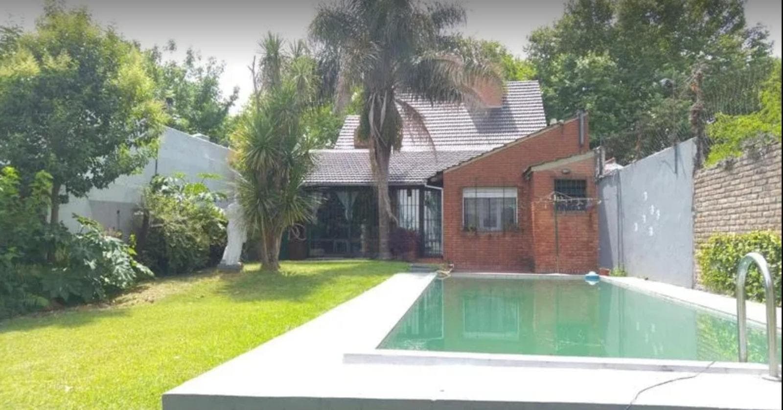 HOUSE FOR SALE IN MORÓN – EXCELLENT LOCATION – SPACIOUS ROOMS – GREAT OPPORTUNITY