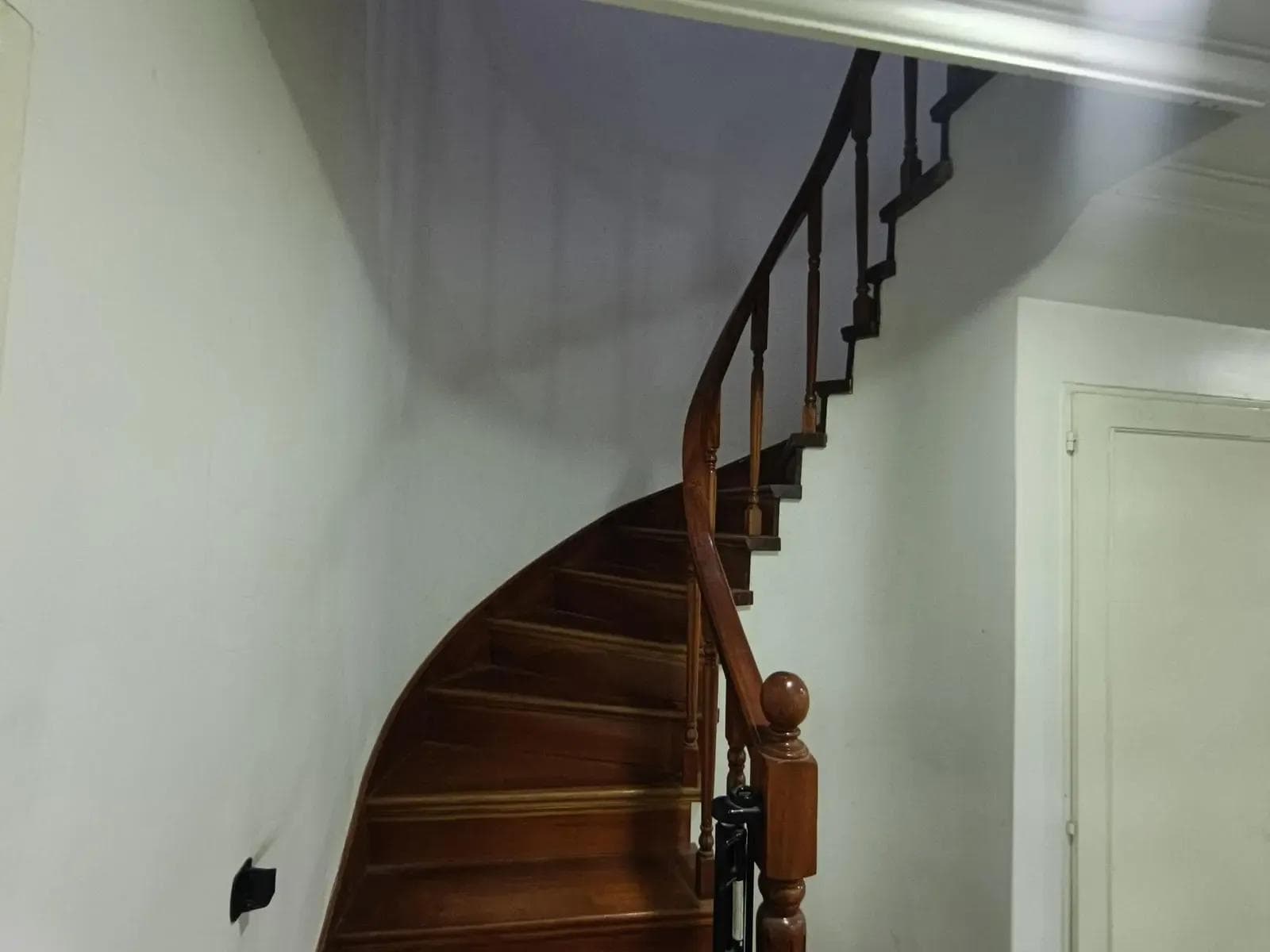 HOUSE FOR SALE IN MORÓN – EXCELLENT LOCATION – SPACIOUS ROOMS – GREAT OPPORTUNITY