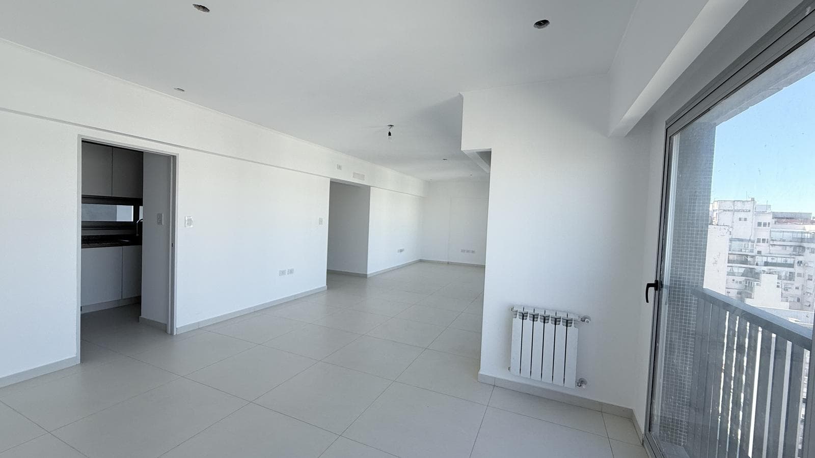 FOR SALE - 4-ROOM APARTMENT - BALCONY WITH GRILL - AMENITIES - ALMAGRO
