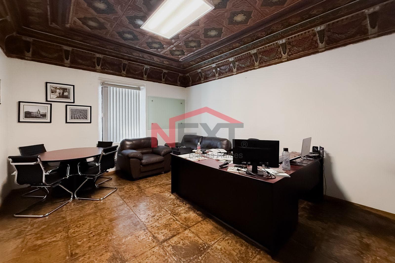 OFFICE FOR RENT IN THE EL MARIACHI NEIGHBORHOOD