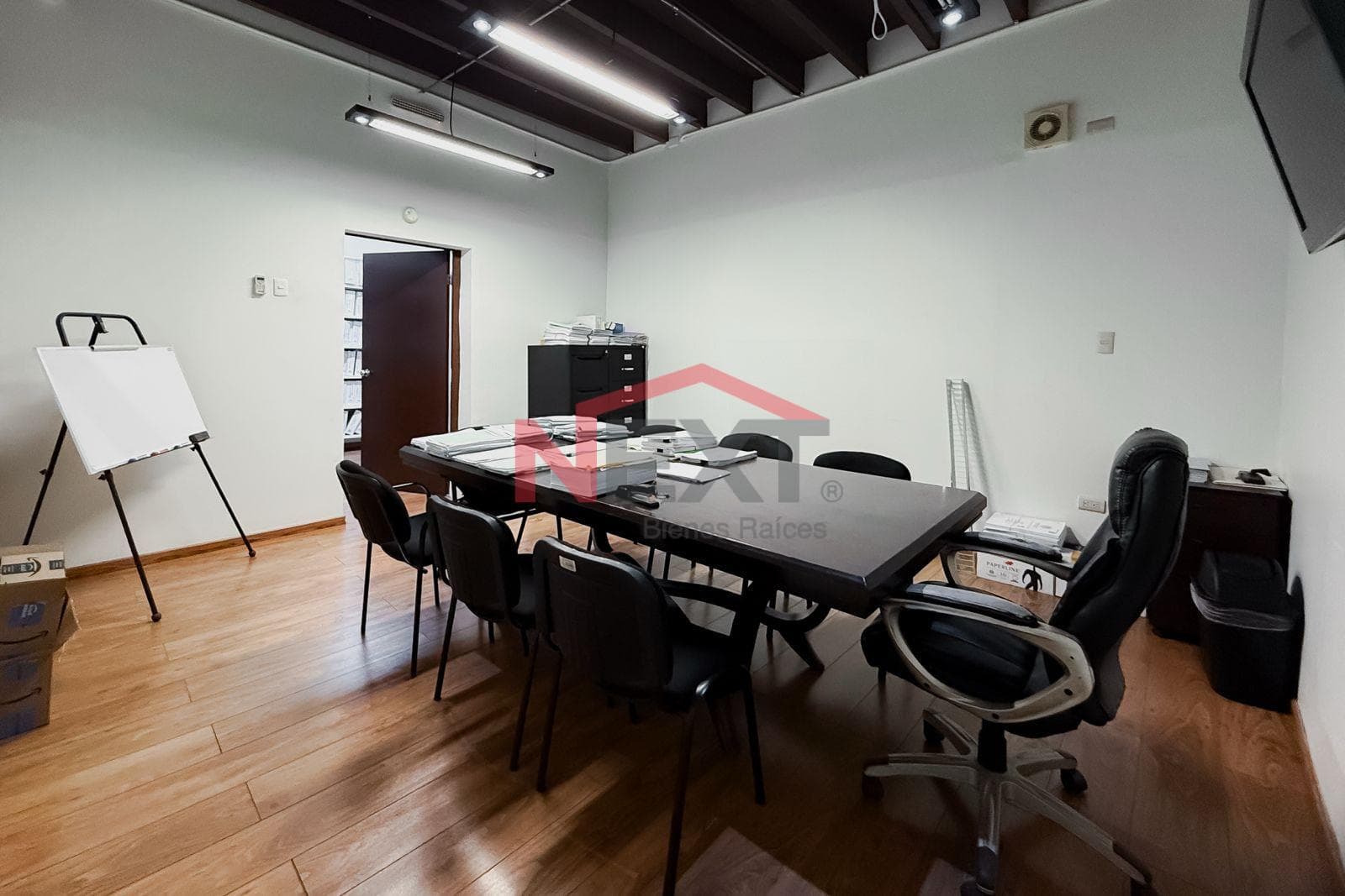 OFFICE FOR RENT IN THE EL MARIACHI NEIGHBORHOOD