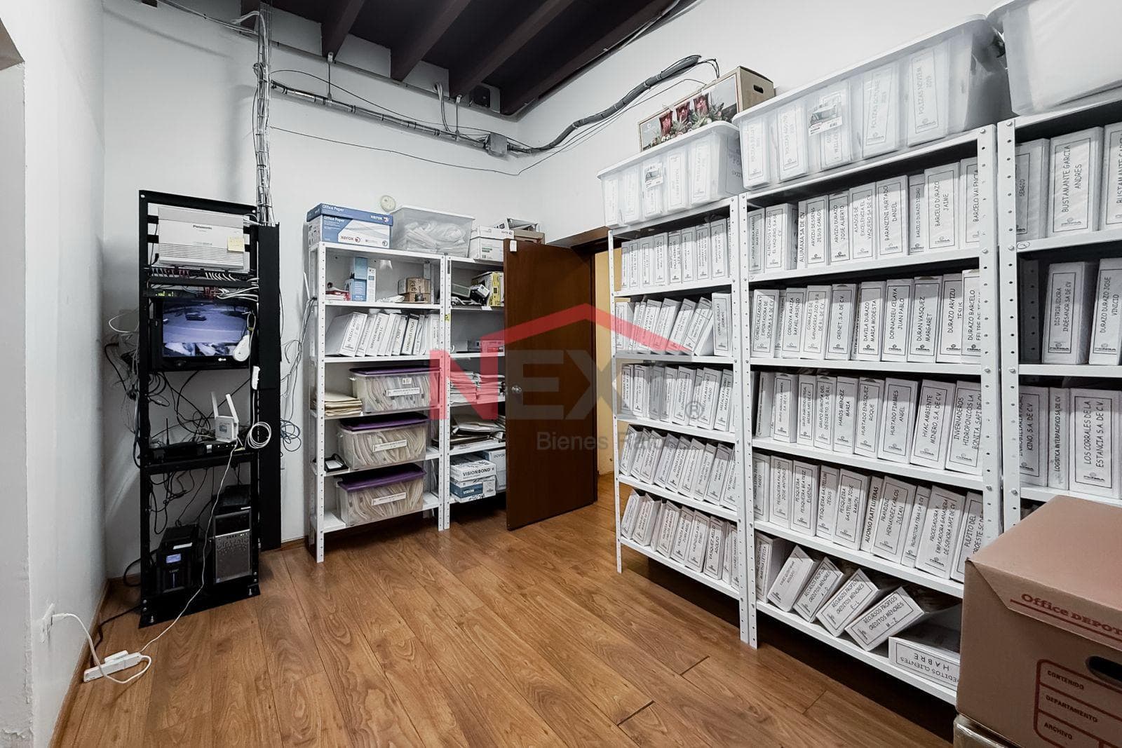 OFFICE FOR RENT IN THE EL MARIACHI NEIGHBORHOOD
