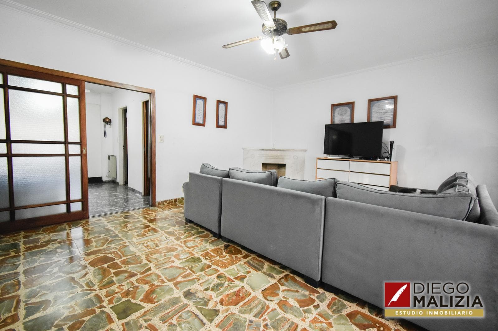 5-room house for sale with a large yard and barbecue area in Lomas de Zamora