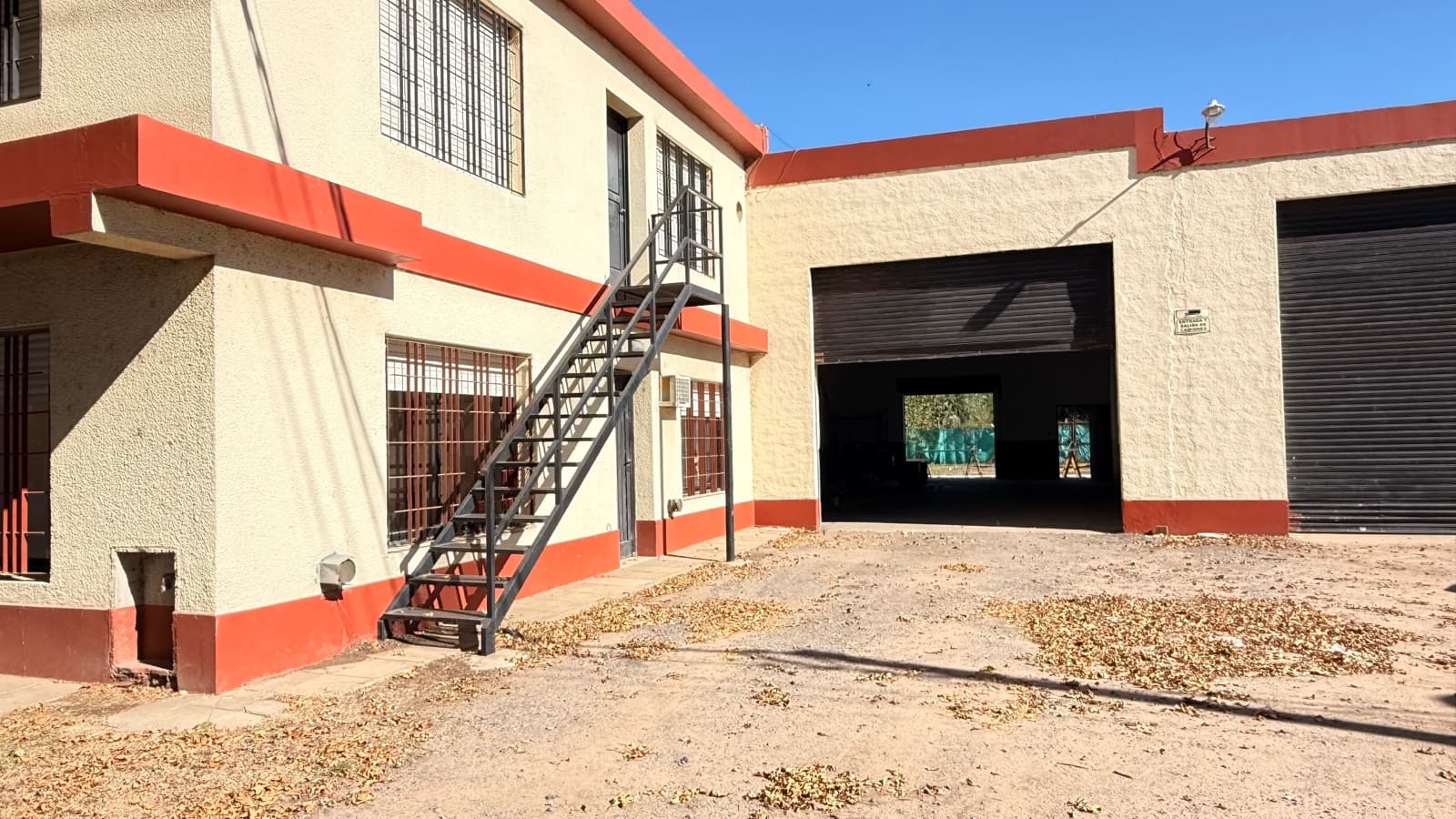 Warehouse - Lobos