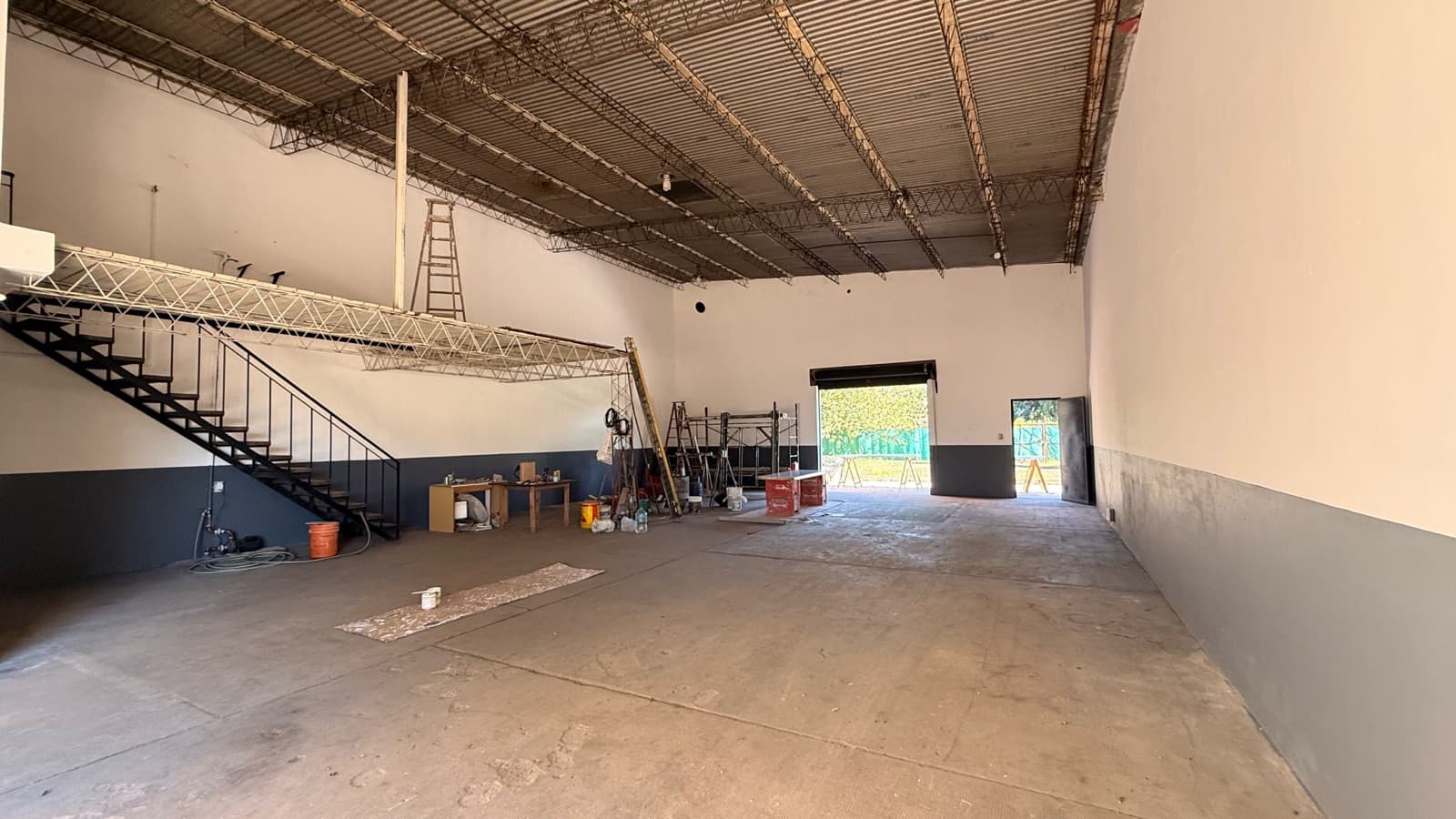 Warehouse - Lobos