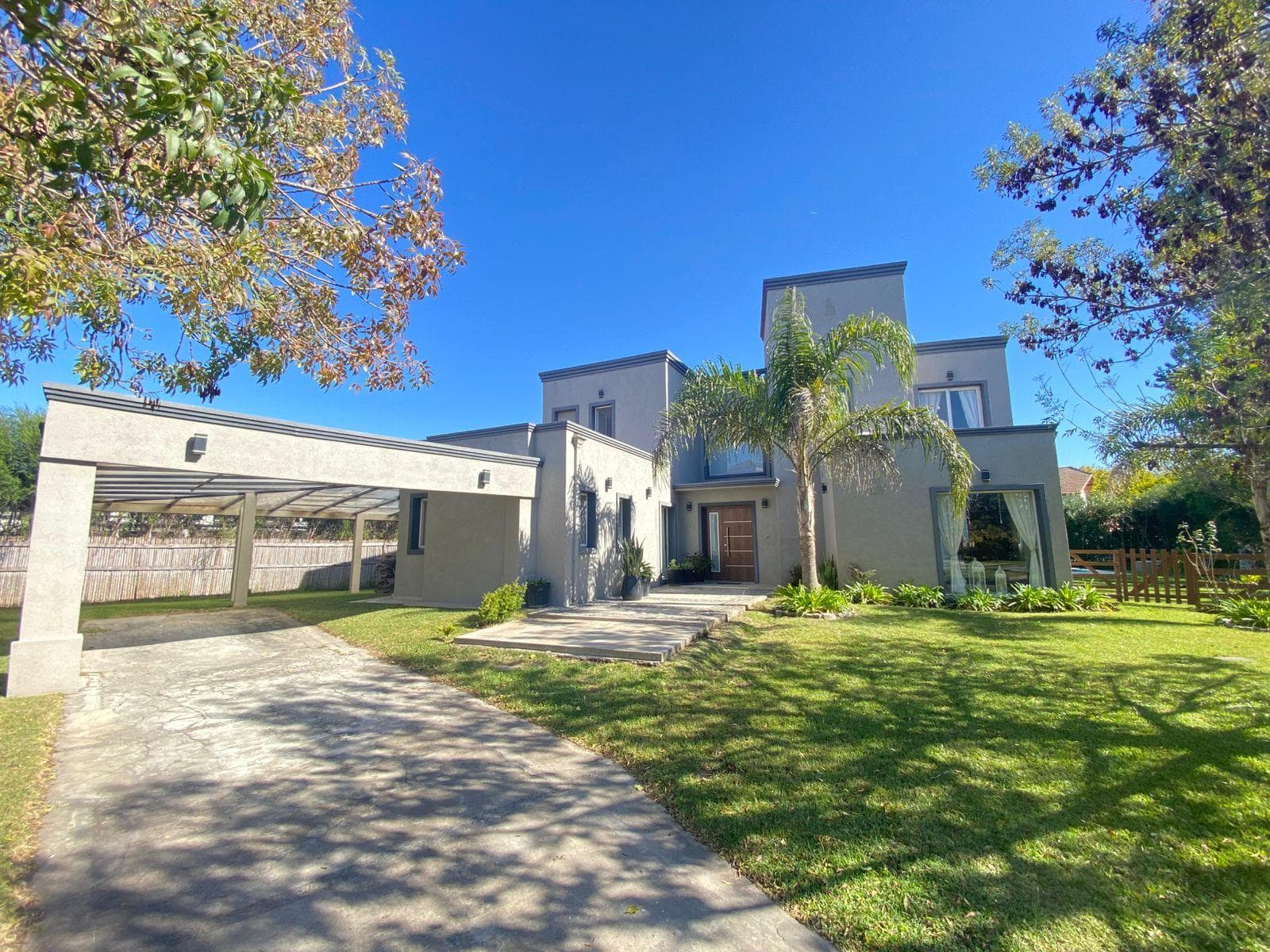 House in the La Alameda Neighborhood, Nordelta