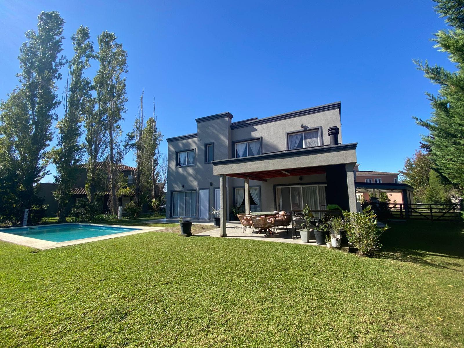 House in the La Alameda Neighborhood, Nordelta