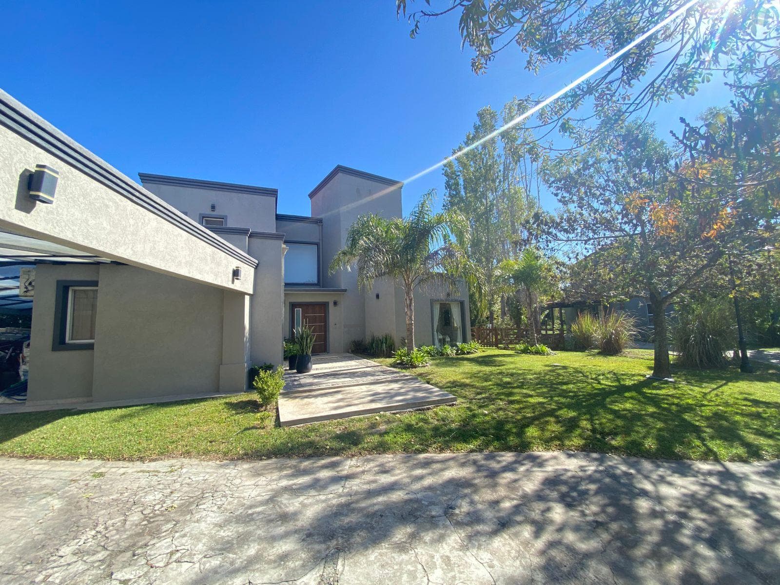 House in the La Alameda Neighborhood, Nordelta