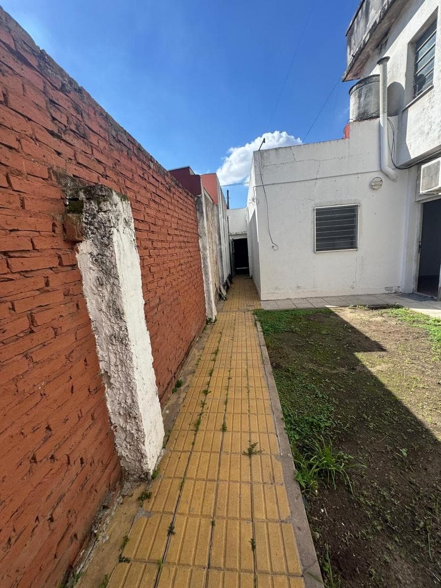VENTA CASA 3 AMBIENTES CON COCHERAS