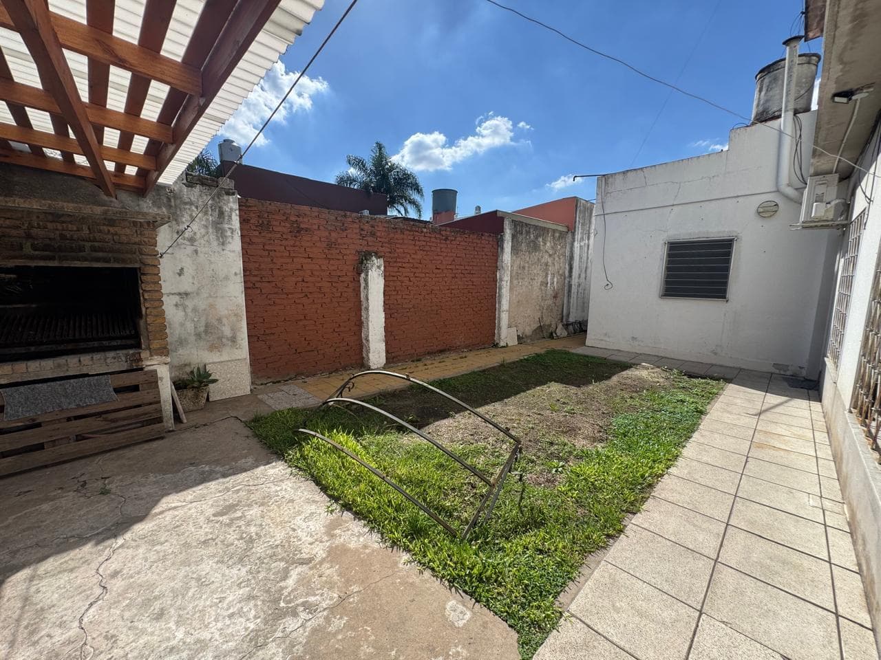 VENTA CASA 3 AMBIENTES CON COCHERAS