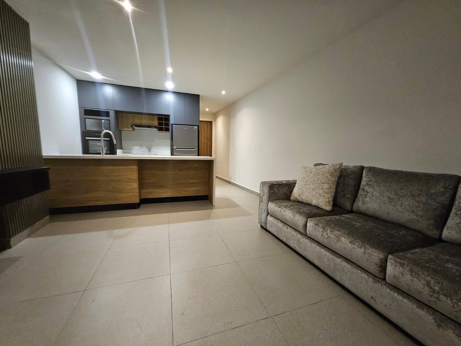 FULLY FURNISHED APARTMENT FOR RENT IN PLAZA SIKARA-CUMBRES