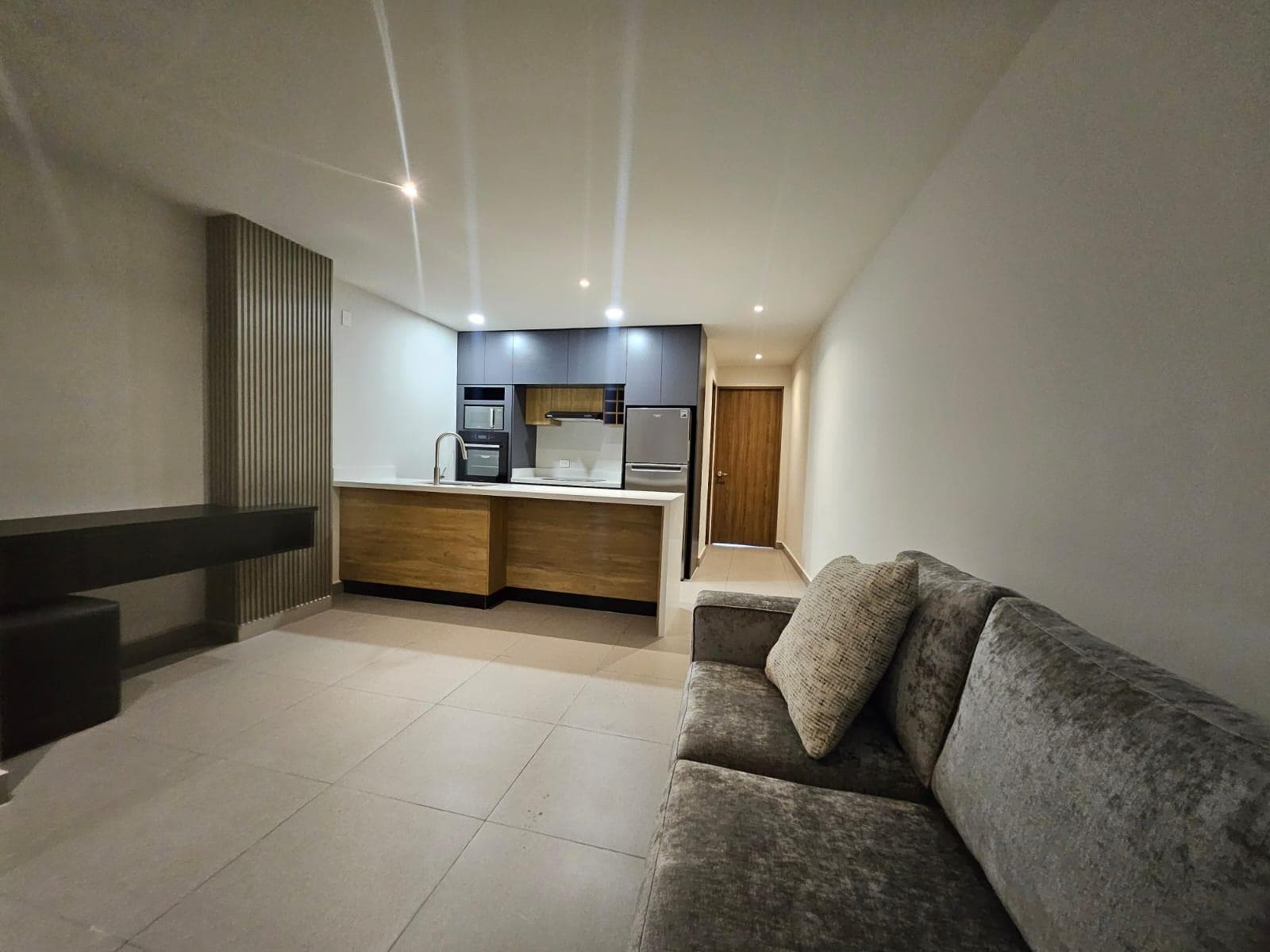 FULLY FURNISHED APARTMENT FOR RENT IN PLAZA SIKARA-CUMBRES