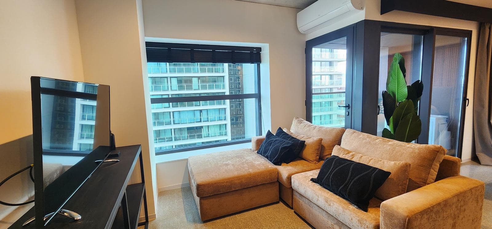 2-Room Apartment for Short-Term Rent: Furnished and Fully Equipped—Daily, Weekly, or Monthly