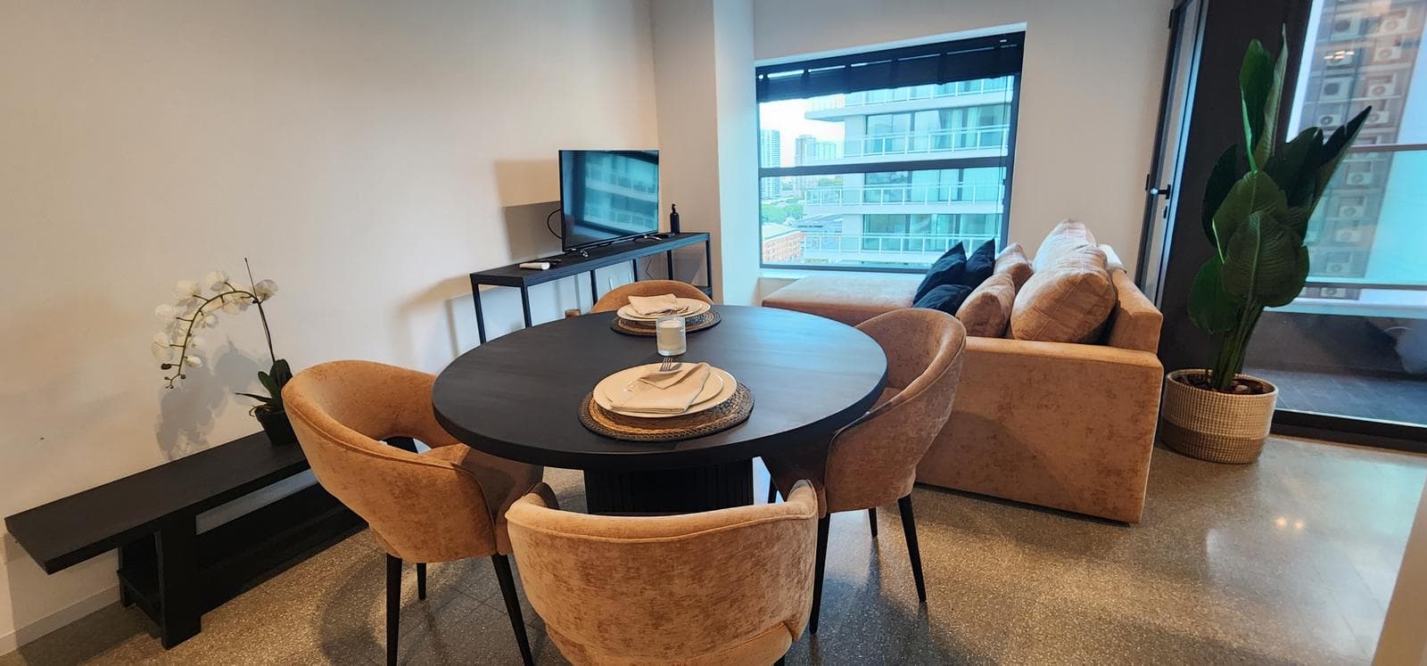 2-Room Apartment for Short-Term Rent: Furnished and Fully Equipped—Daily, Weekly, or Monthly