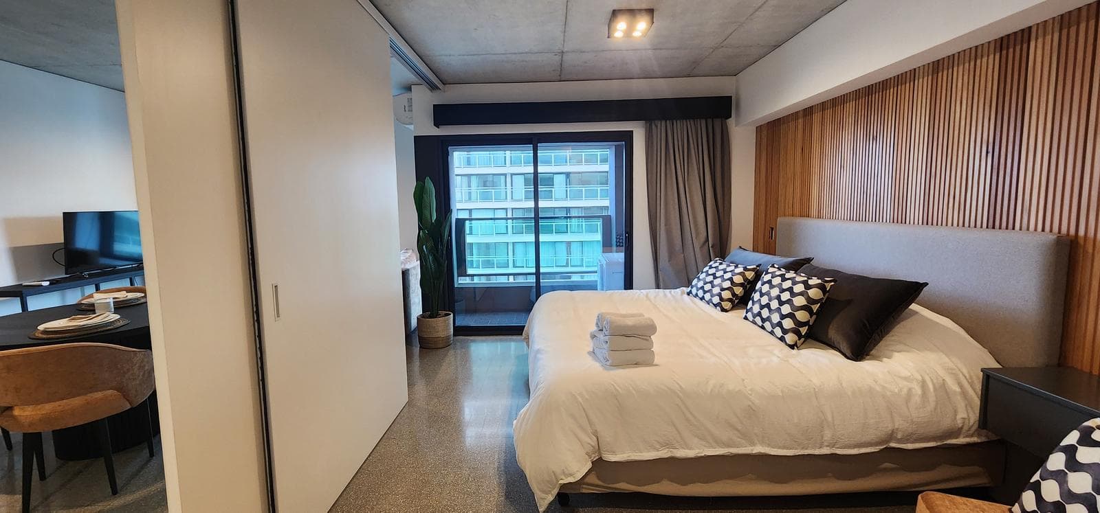 2-Room Apartment for Short-Term Rent: Furnished and Fully Equipped—Daily, Weekly, or Monthly